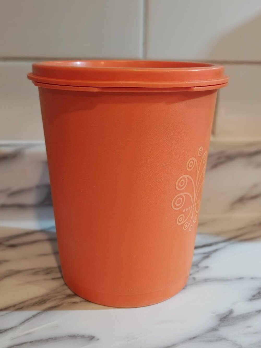 Vintage Tupperware Canister 811-4 with Lid – Orange Retro Kitchen Storage - Picture 5 of 9